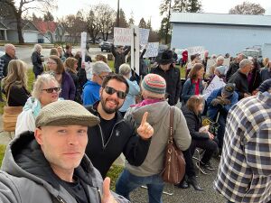 Dave Reilly is giving the America First finger